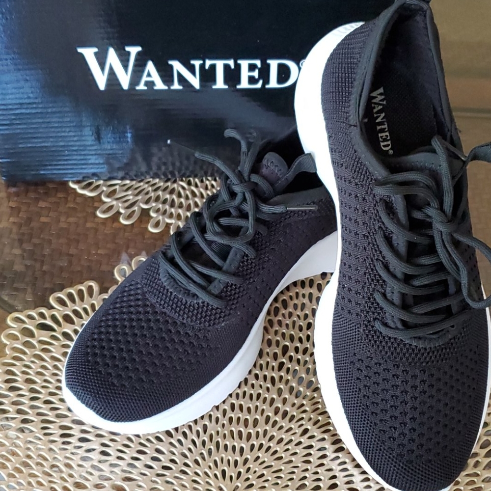 Wanted Sneakers